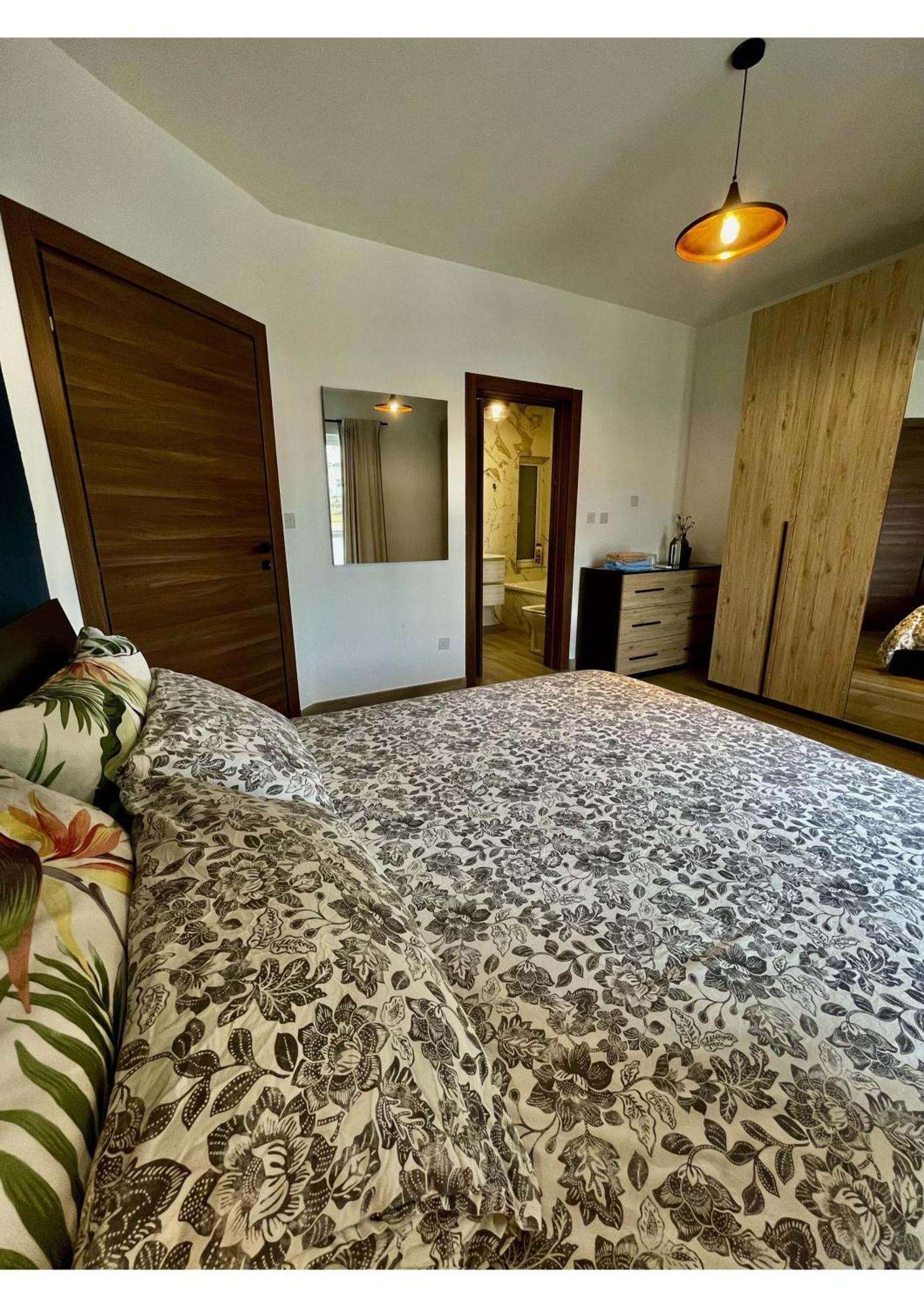 Airport Accommodation Bedroom With Bathroom Self Check In And Self Check Out Air-Condition Included Mqabba Ngoại thất bức ảnh